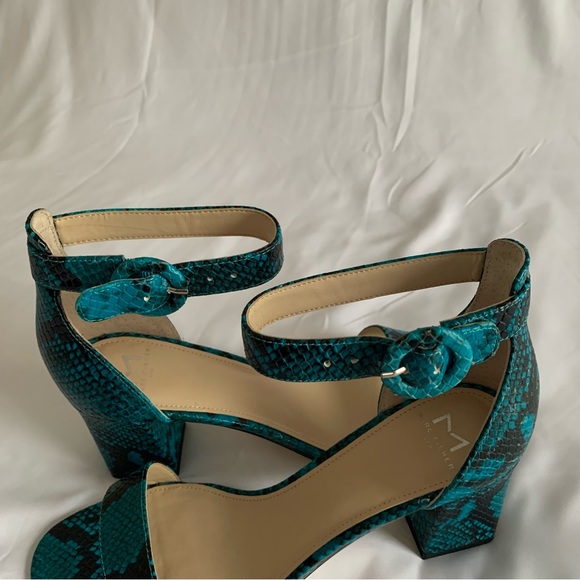 teal snakeskin heels - Picture 3 of 6